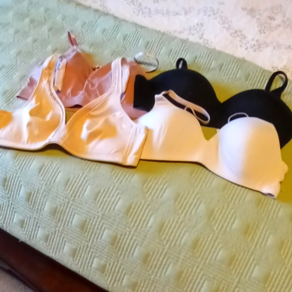 4 ladies bras